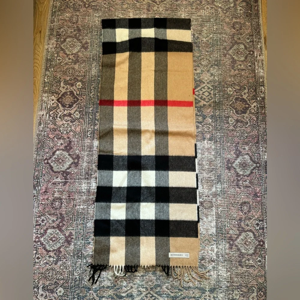 AUTHENTIC BURBERRY SCARF‎
